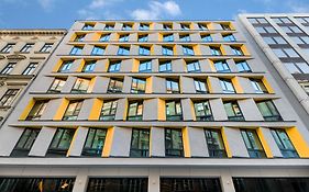 D8 Hotel